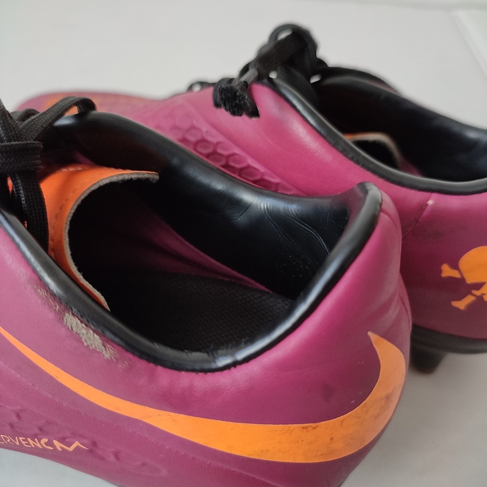Nike Cleats - Picture 11 of 16